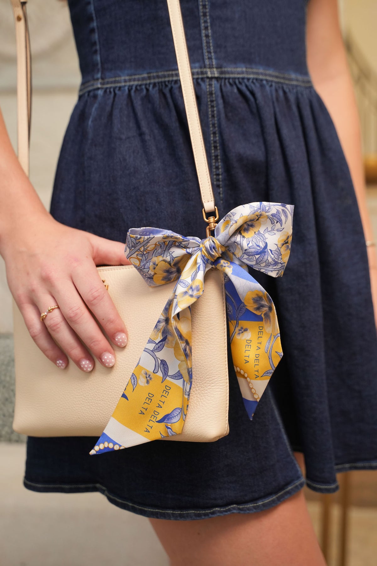 Delta Delta Delta Heirloom Scarflette™