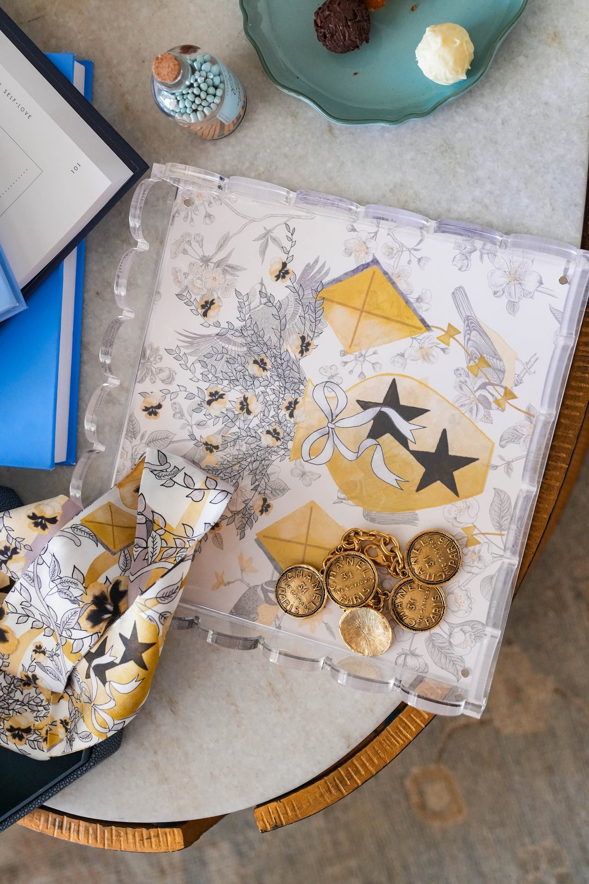 Kappa Alpha Theta Acrylic Scalloped Tray